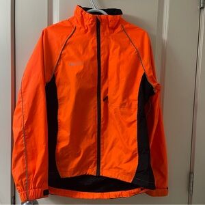 Hiking coat wind resistant